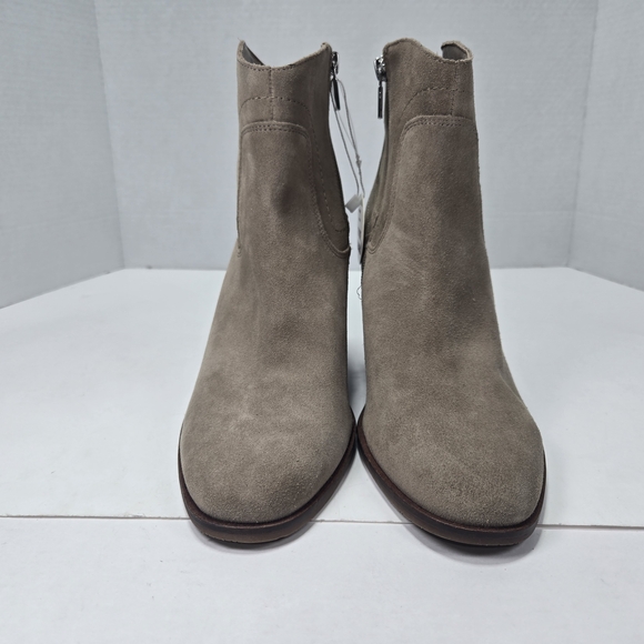 Lucky Brand Wadier Taupe Suede Wedge Heel Ankle Cowboy Boots Booties Size 9 - Picture 4 of 15
